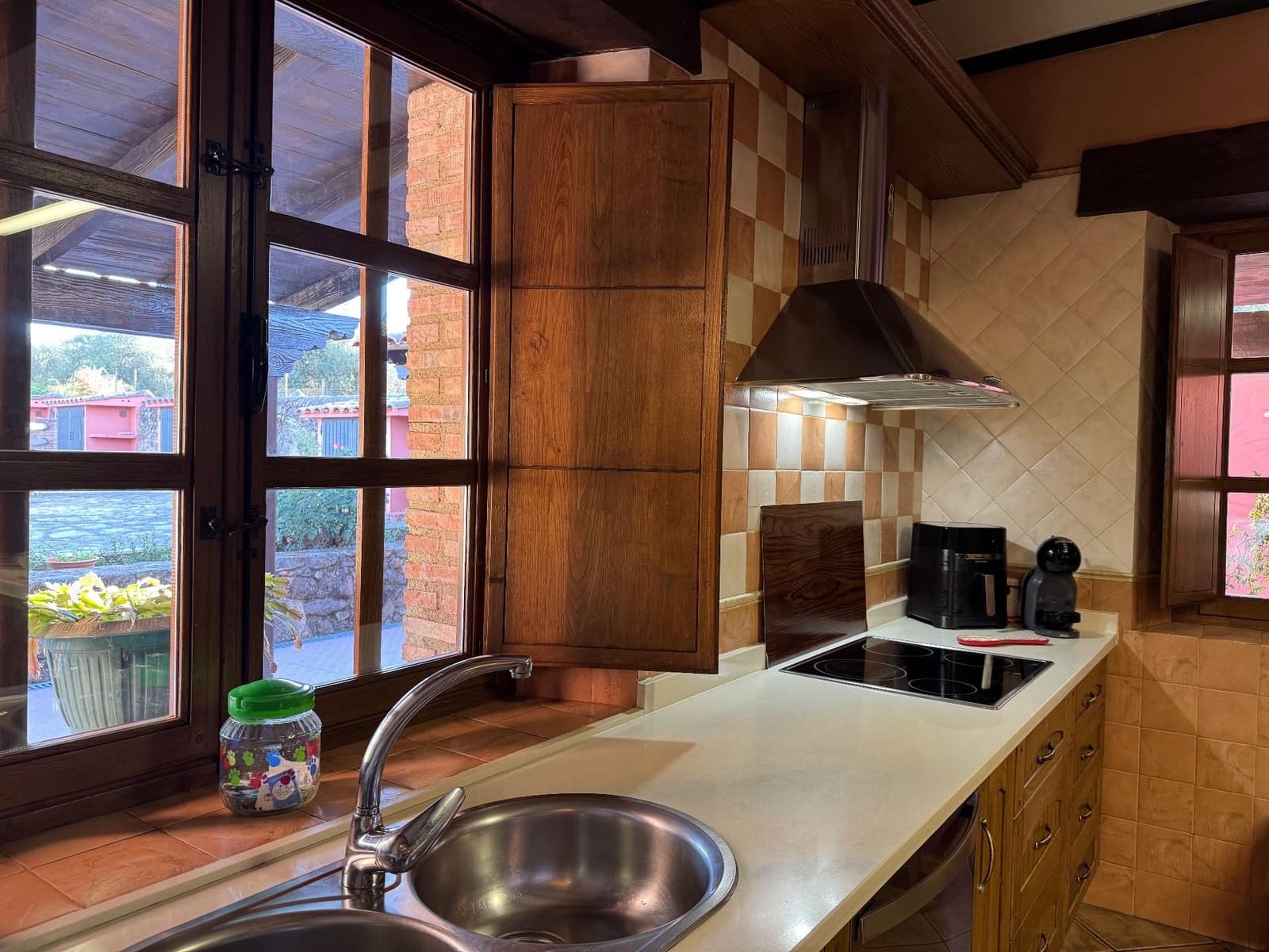 6 slaapkamer Villa te koop in San Vicente de Alcantara met garage - € 650.000 (Ref: 9303059)