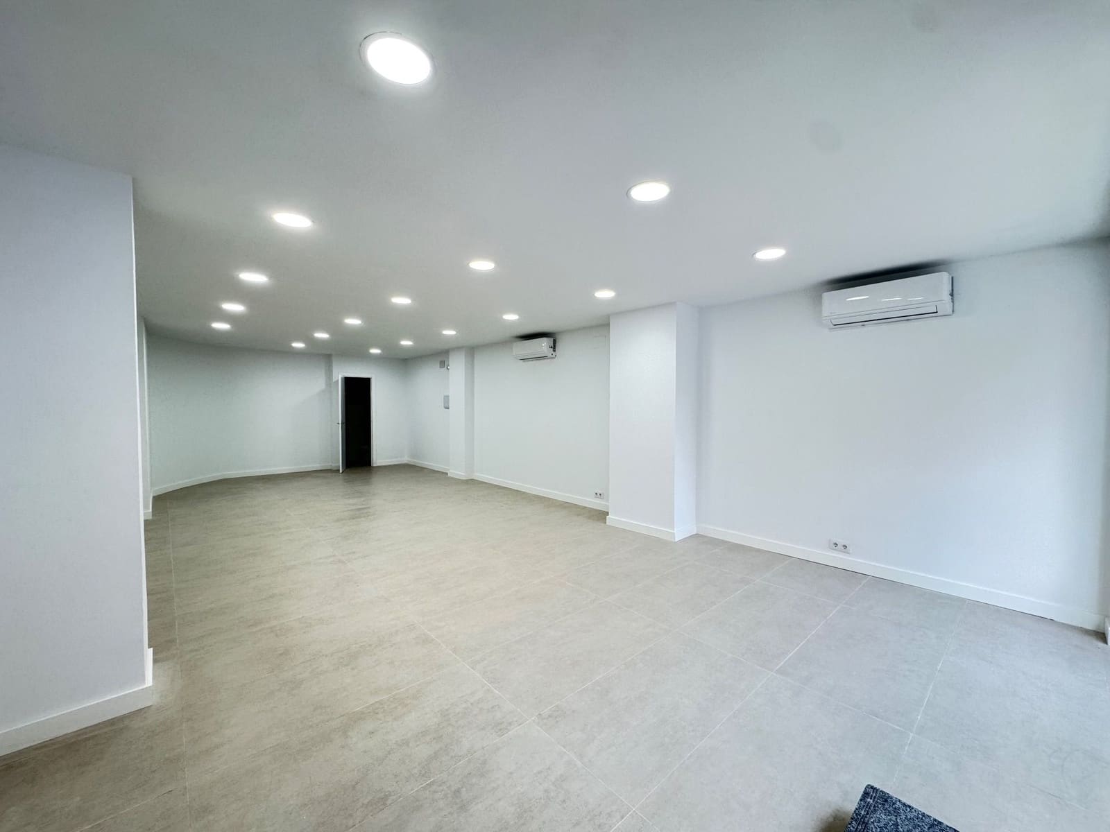 Kaupallinen vuokrattavana paikassa Badajoz kaupunki - 700 € (Ref: 9324230)