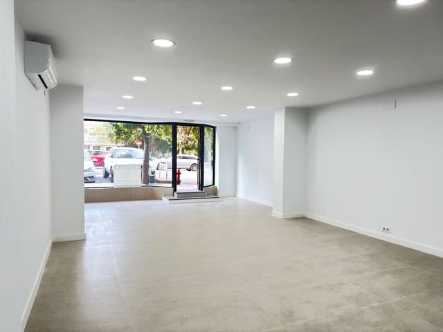 Commercial for rent in Santa Marina, Badajoz city - € 700 (Ref: 9324230)