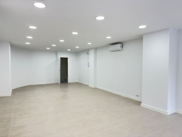 Commercial for rent in Santa Marina, Badajoz city - € 700 (Ref: 9324230)