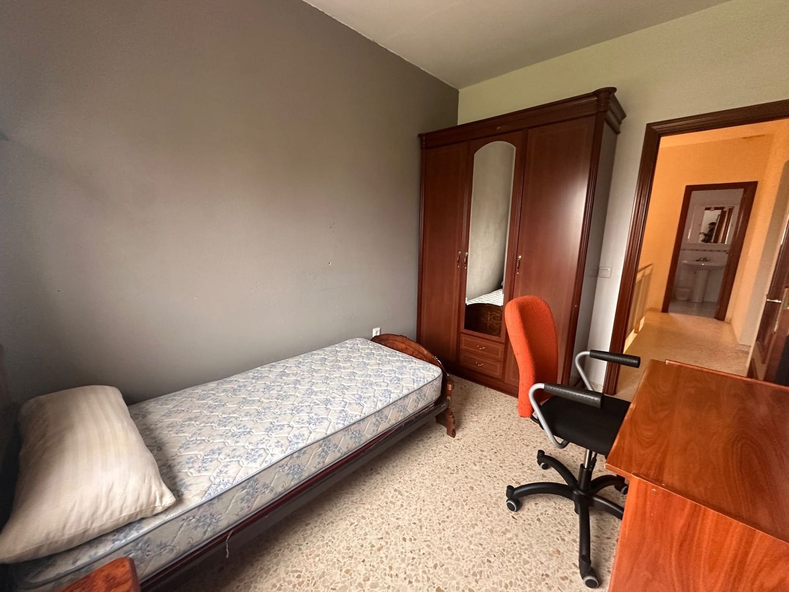 3 bedroom Semi-detached Villa for sale in Villar del Rey - € 100,000 (Ref: 9465200)