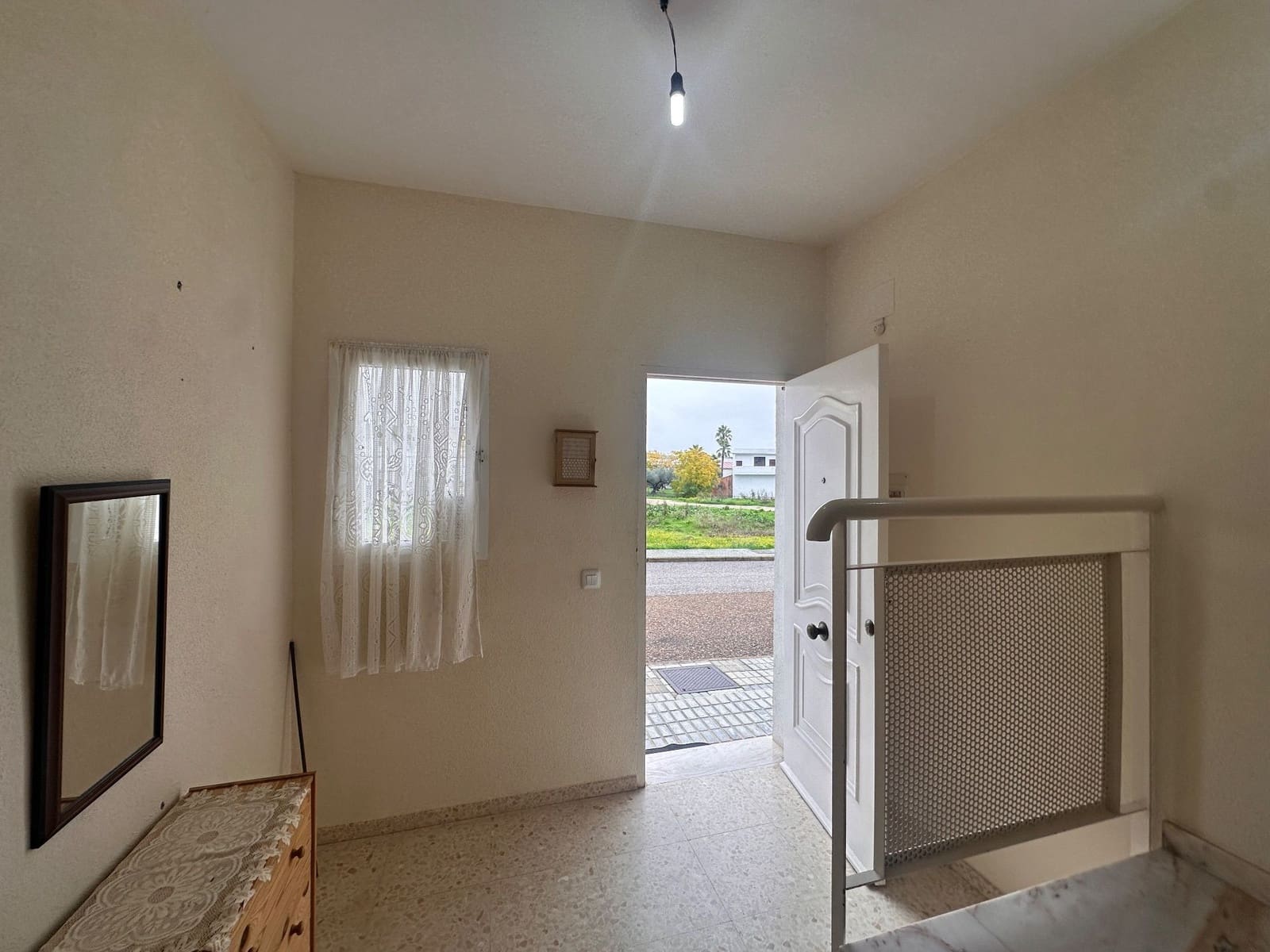 3 bedroom Semi-detached Villa for sale in Villar del Rey - € 100,000 (Ref: 9465200)