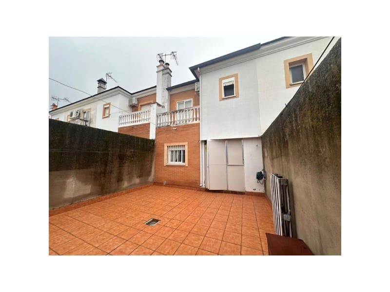 3 bedroom Townhouse for sale in Villar del Rey - € 100,000 (Ref: 9465200)
