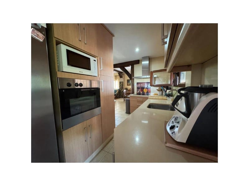 Finca/Casa Rural de 4 habitaciones en Santiago de Alcántara en venta con piscina - 195.000 € (Ref: 9643342)