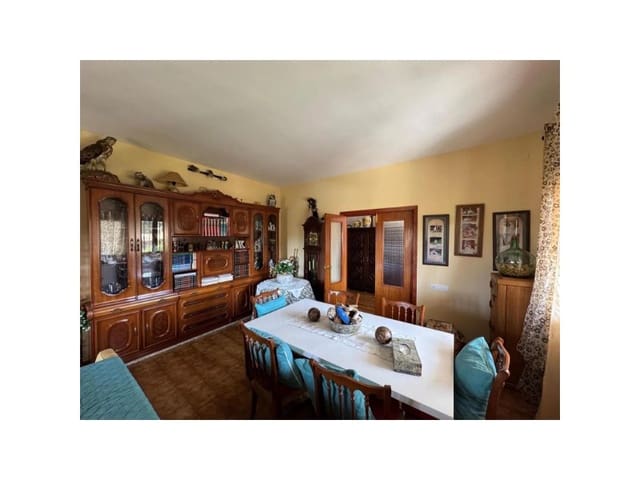 Finca/Casa Rural de 4 habitaciones en Santiago de Alcántara en venta con piscina - 195.000 € (Ref: 9643342)