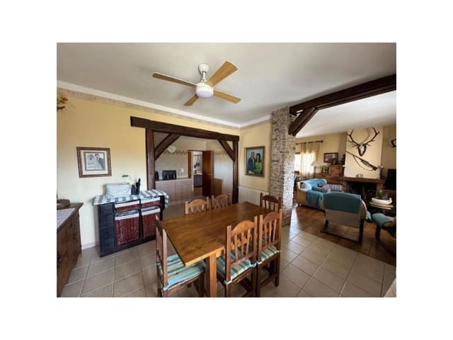 Finca/Casa Rural de 4 habitaciones en Santiago de Alcántara en venta con piscina - 195.000 € (Ref: 9643342)