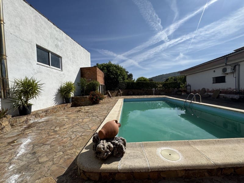 4 slaapkamer Finca/Landhuis te koop in Santiago de Alcantara met zwembad garage - € 195.000 (Ref: 9643342)