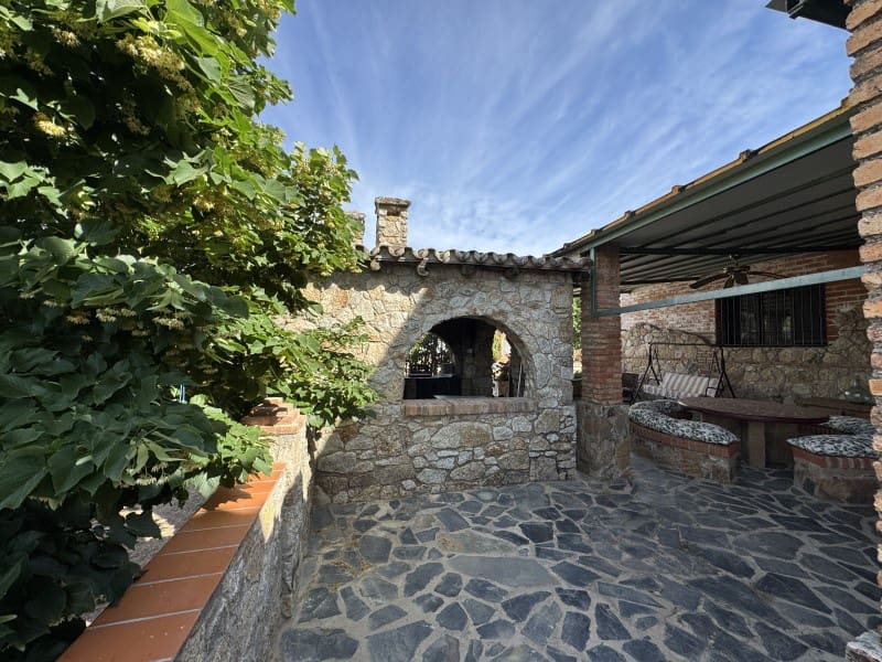 4 slaapkamer Finca/Landhuis te koop in Santiago de Alcantara met zwembad garage - € 195.000 (Ref: 9643342)