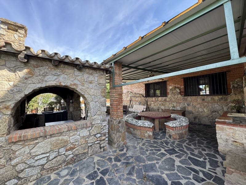 4 slaapkamer Finca/Landhuis te koop in Santiago de Alcantara met zwembad garage - € 195.000 (Ref: 9643342)