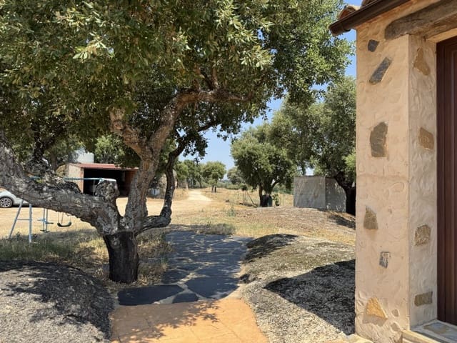 2 soverom Finca/Herregård til salgs i San Vicente de Alcántara med svømmebasseng garasje - € 238 000 (Ref: 9643343)