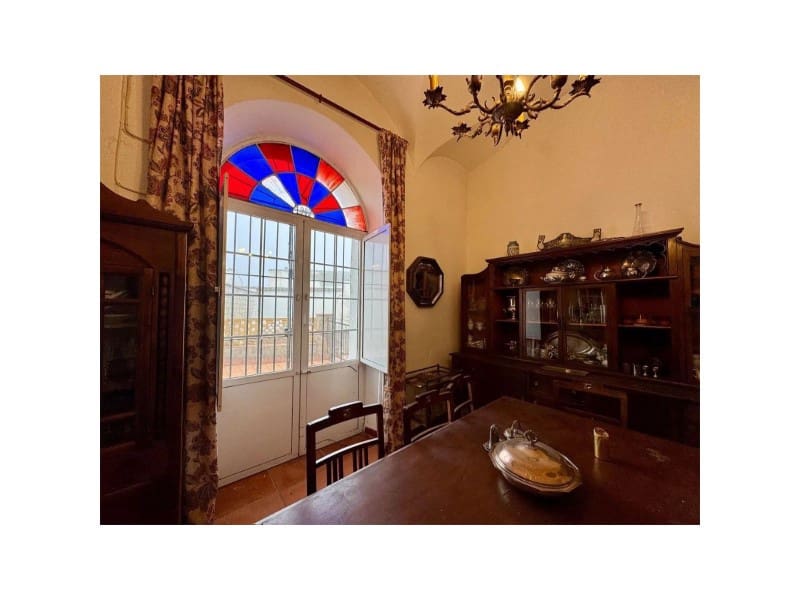 6 makuuhuone Huvila myytävänä paikassa Fuente de Cantos mukana 
autotalli - 149 000 € (Ref: 9643351)