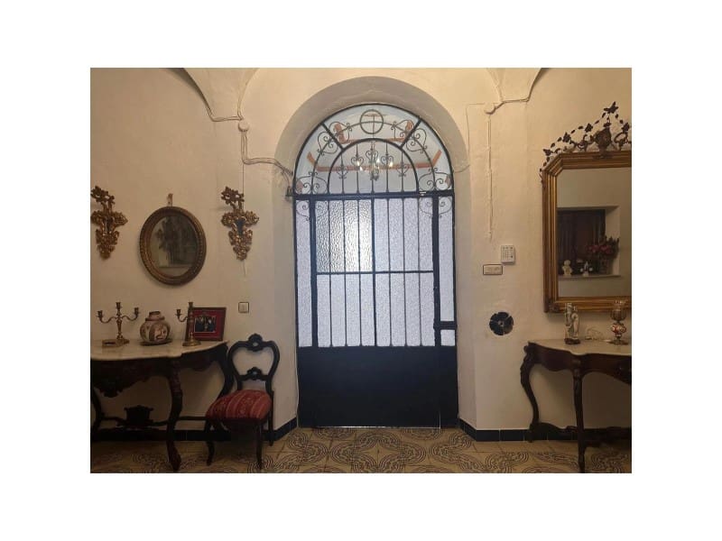 6 makuuhuone Huvila myytävänä paikassa Fuente de Cantos mukana 
autotalli - 149 000 € (Ref: 9643351)