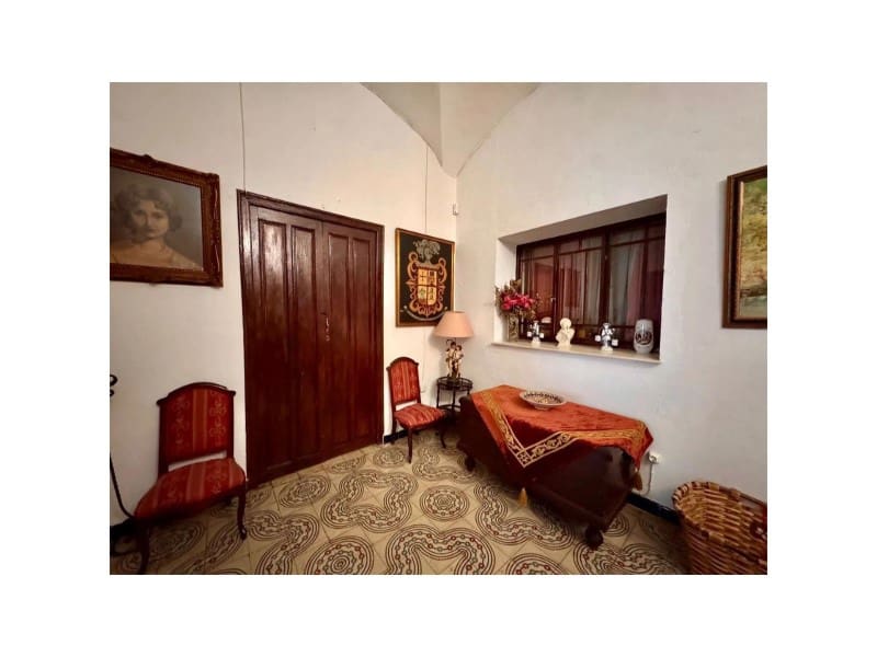 6 makuuhuone Huvila myytävänä paikassa Fuente de Cantos mukana 
autotalli - 149 000 € (Ref: 9643351)