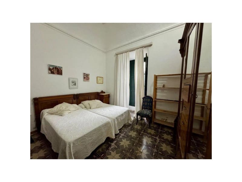 6 makuuhuone Huvila myytävänä paikassa Fuente de Cantos mukana 
autotalli - 149 000 € (Ref: 9643351)