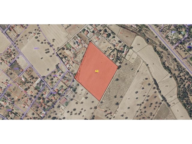 Grunde uden byggetilladelser til salg i Dehesilla de Calamón - Campomanes, Badajoz by - € 250.000 (Ref: 9721511)