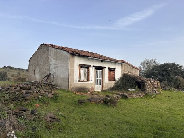2 bedroom Finca/Country House for sale in Valencia de Alcántara - € 45,000 (Ref: 9735401)
