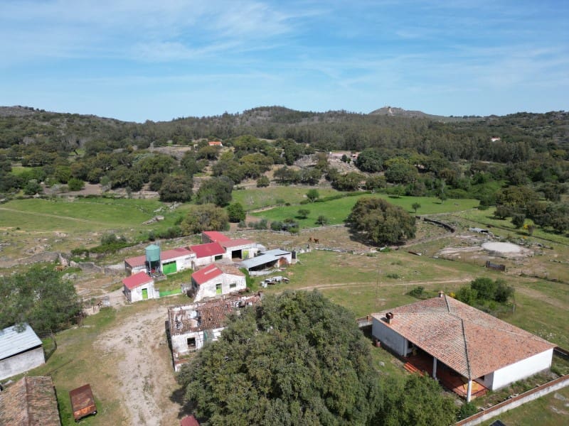 3 bedroom Finca/Country House for sale in Valencia de Alcantara - € 260,000 (Ref: 9828884)