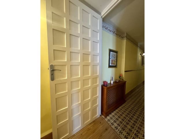 5 bedroom Flat for sale in Casco Antiguo, Badajoz city - € 329,000 (Ref: 9842795)