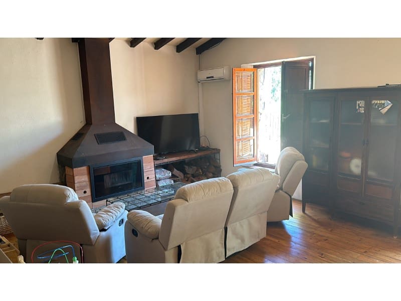 2 makuuhuone Huvila vuokrattavana paikassa Valencia de Alcantara mukana uima-altaan 
autotalli - 950 € (Ref: 9890032)