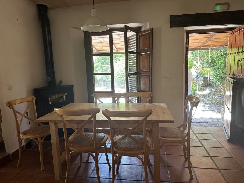 2 makuuhuone Huvila vuokrattavana paikassa Valencia de Alcantara mukana uima-altaan 
autotalli - 950 € (Ref: 9890032)