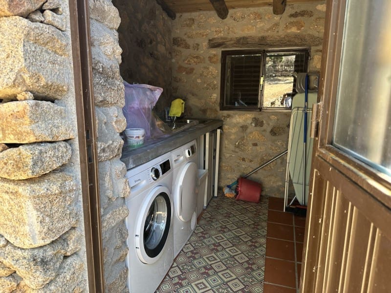 2 makuuhuone Huvila vuokrattavana paikassa Valencia de Alcantara mukana uima-altaan 
autotalli - 950 € (Ref: 9890032)