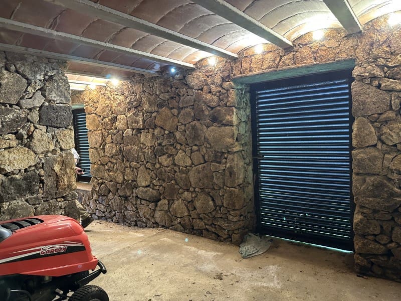 2 makuuhuone Huvila vuokrattavana paikassa Valencia de Alcantara mukana uima-altaan 
autotalli - 950 € (Ref: 9890032)