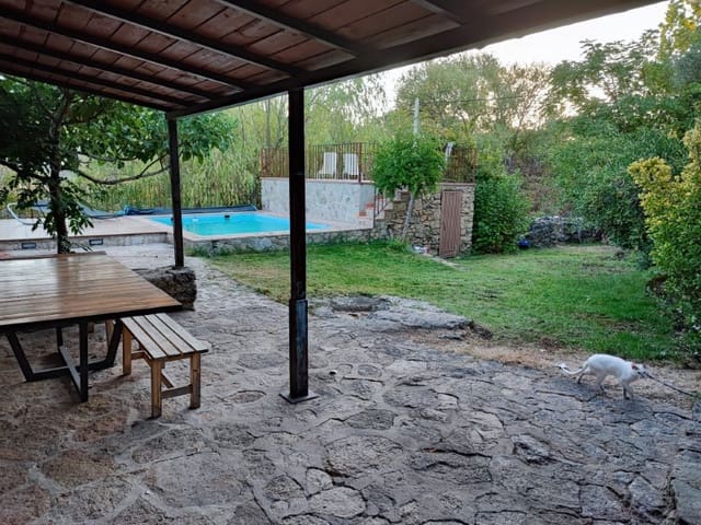2 bedroom Villa for rent in Valencia de Alcántara - € 950 (Ref: 9890032)