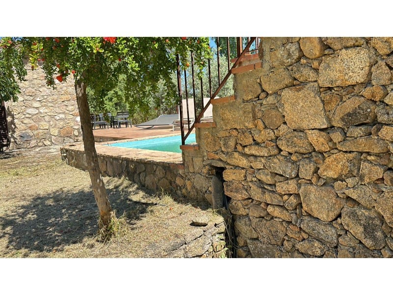 2 makuuhuone Huvila vuokrattavana paikassa Valencia de Alcantara mukana uima-altaan 
autotalli - 950 € (Ref: 9890032)