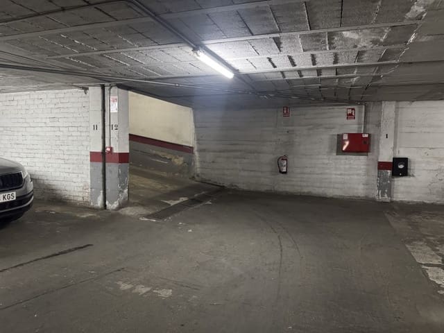 Garage for sale in Casco Antiguo, Badajoz city - € 28,000 (Ref: 9890033)