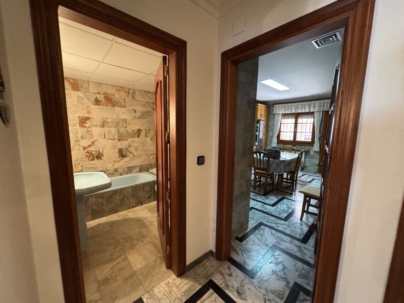Chalet de 11 habitaciones en Valencia de las Torres en venta con piscina garaje - 212.000 € (Ref: 9933737)