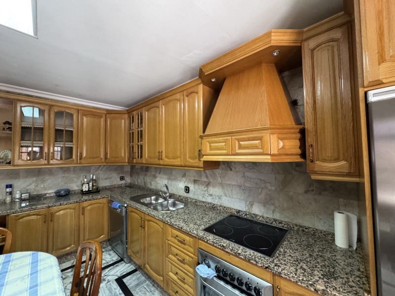 Chalet de 11 habitaciones en Valencia de las Torres en venta con piscina garaje - 212.000 € (Ref: 9933737)