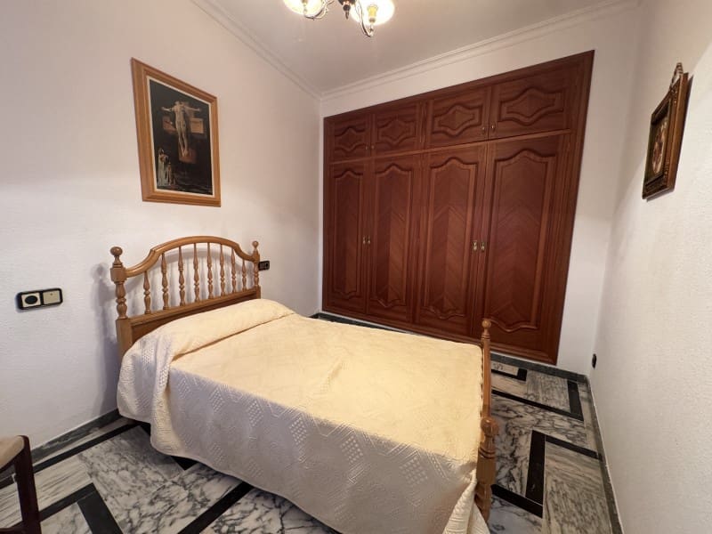 Chalet de 11 habitaciones en Valencia de las Torres en venta con piscina garaje - 212.000 € (Ref: 9933737)