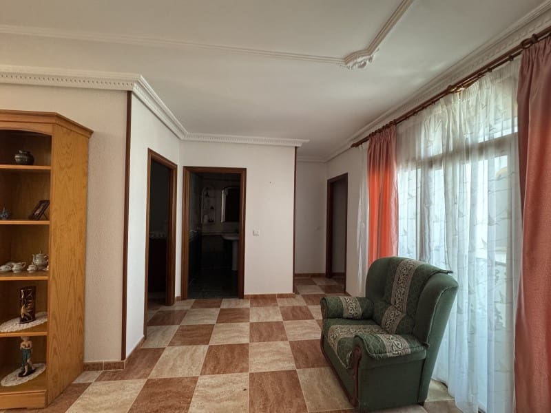 Chalet de 11 habitaciones en Valencia de las Torres en venta con piscina garaje - 212.000 € (Ref: 9933737)
