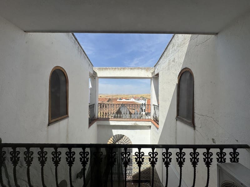 Chalet de 11 habitaciones en Valencia de las Torres en venta con piscina garaje - 212.000 € (Ref: 9933737)
