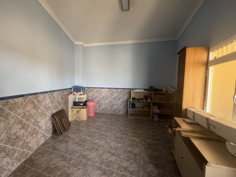 Chalet de 11 habitaciones en Valencia de las Torres en venta con piscina garaje - 212.000 € (Ref: 9933737)