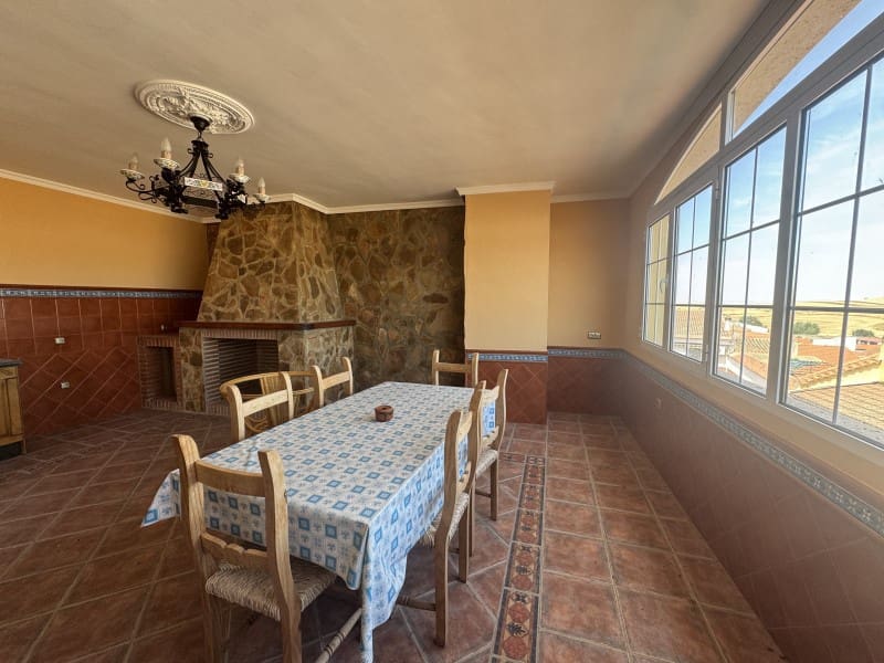 Chalet de 11 habitaciones en Valencia de las Torres en venta con piscina garaje - 212.000 € (Ref: 9933737)