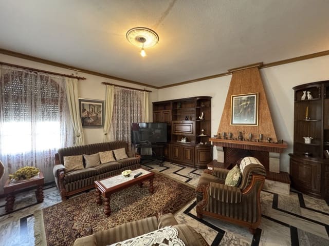 Chalet de 11 habitaciones en Valencia de las Torres en venta con piscina garaje - 212.000 € (Ref: 9933737)
