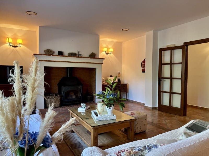 Finca/Casa Rural de 7 habitaciones en Valencia de Alcántara en venta - 490.000 € (Ref: 9945397)