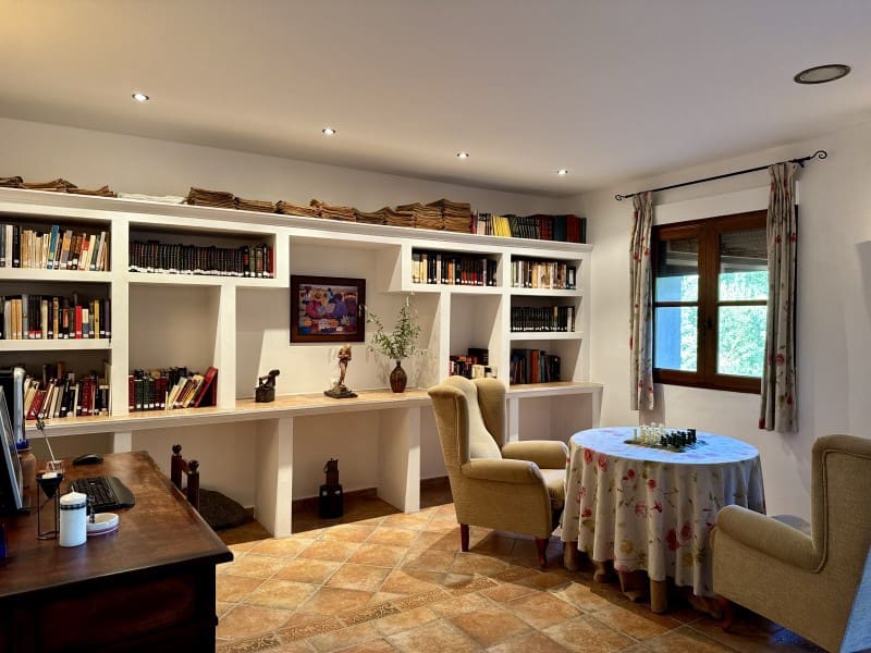 Finca/Casa Rural de 7 habitaciones en Valencia de Alcántara en venta - 490.000 € (Ref: 9945397)