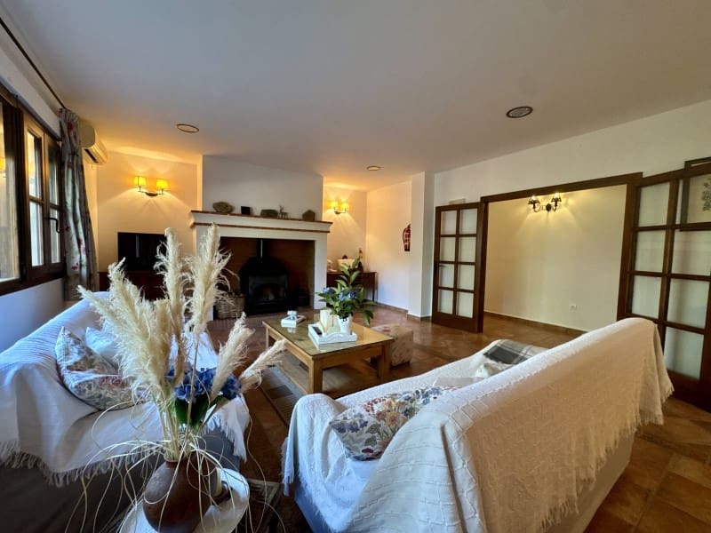Finca/Casa Rural de 7 habitaciones en Valencia de Alcántara en venta - 490.000 € (Ref: 9945397)