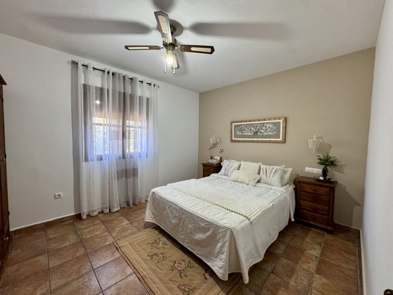 Finca/Casa Rural de 7 habitaciones en Valencia de Alcántara en venta - 490.000 € (Ref: 9945397)