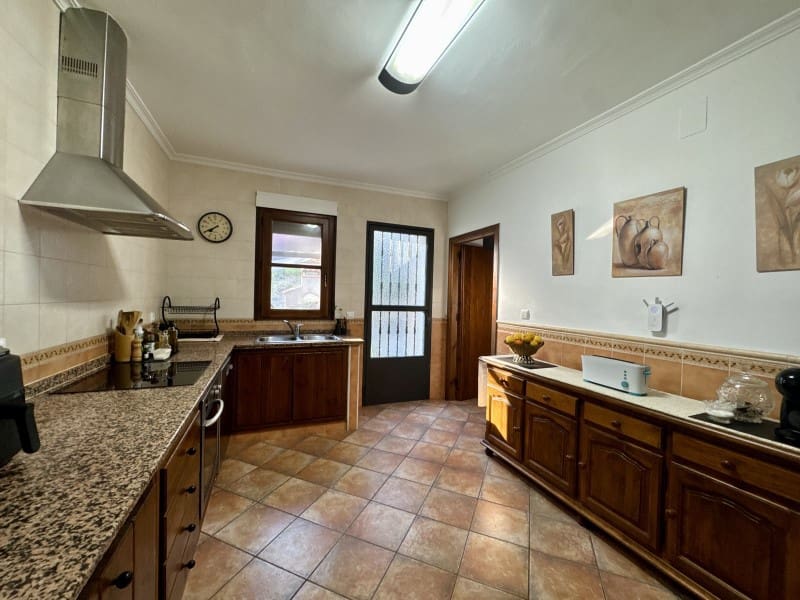 Finca/Casa Rural de 7 habitaciones en Valencia de Alcántara en venta - 490.000 € (Ref: 9945397)