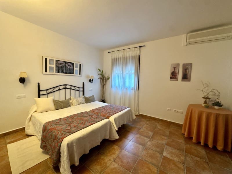 Finca/Casa Rural de 7 habitaciones en Valencia de Alcántara en venta - 490.000 € (Ref: 9945397)