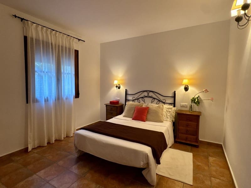 Finca/Casa Rural de 7 habitaciones en Valencia de Alcántara en venta - 490.000 € (Ref: 9945397)