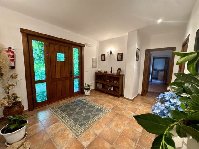 Finca/Casa Rural de 7 habitaciones en Valencia de Alcántara en venta - 490.000 € (Ref: 9945397)