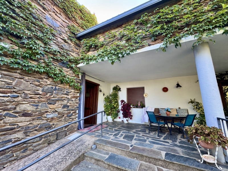 Finca/Casa Rural de 7 habitaciones en Valencia de Alcántara en venta - 490.000 € (Ref: 9945397)