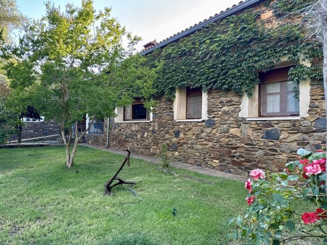 Finca/Casa Rural de 7 habitaciones en Valencia de Alcántara en venta - 490.000 € (Ref: 9945397)