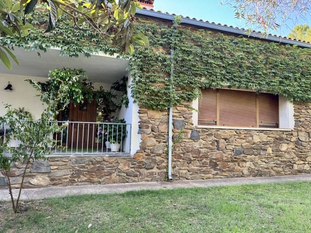 Finca/Casa Rural de 7 habitaciones en Valencia de Alcántara en venta - 490.000 € (Ref: 9945397)