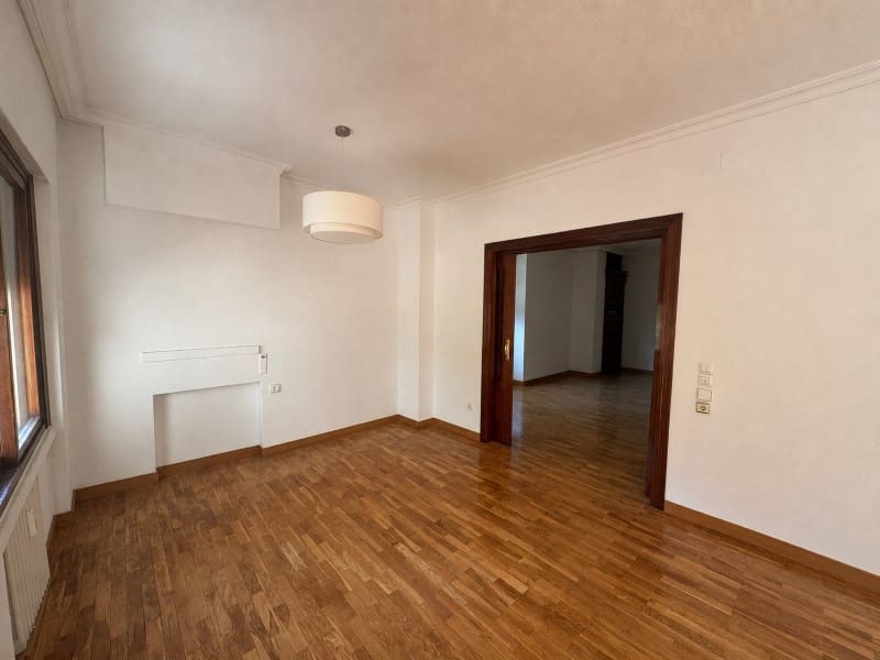 4 sovrum Lägenhet att hyra i Badajoz stad - 1 000 € (Ref: 9964967)