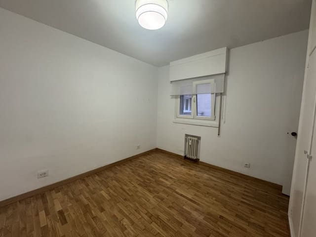 4 sovrum Lägenhet att hyra i Santa Marina, Badajoz stad - 1 000 € (Ref: 9964967)